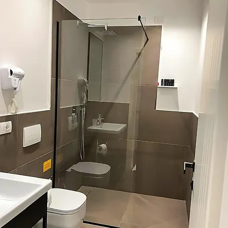 Hotel Central Ξενοδοχείο Vlorë