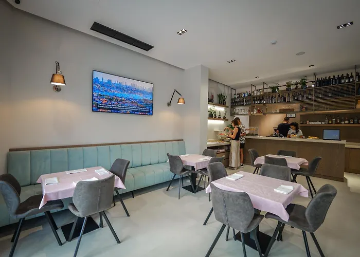 מלון Hotel Central